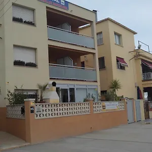 Hostal Cubelles Maison d'hôtes